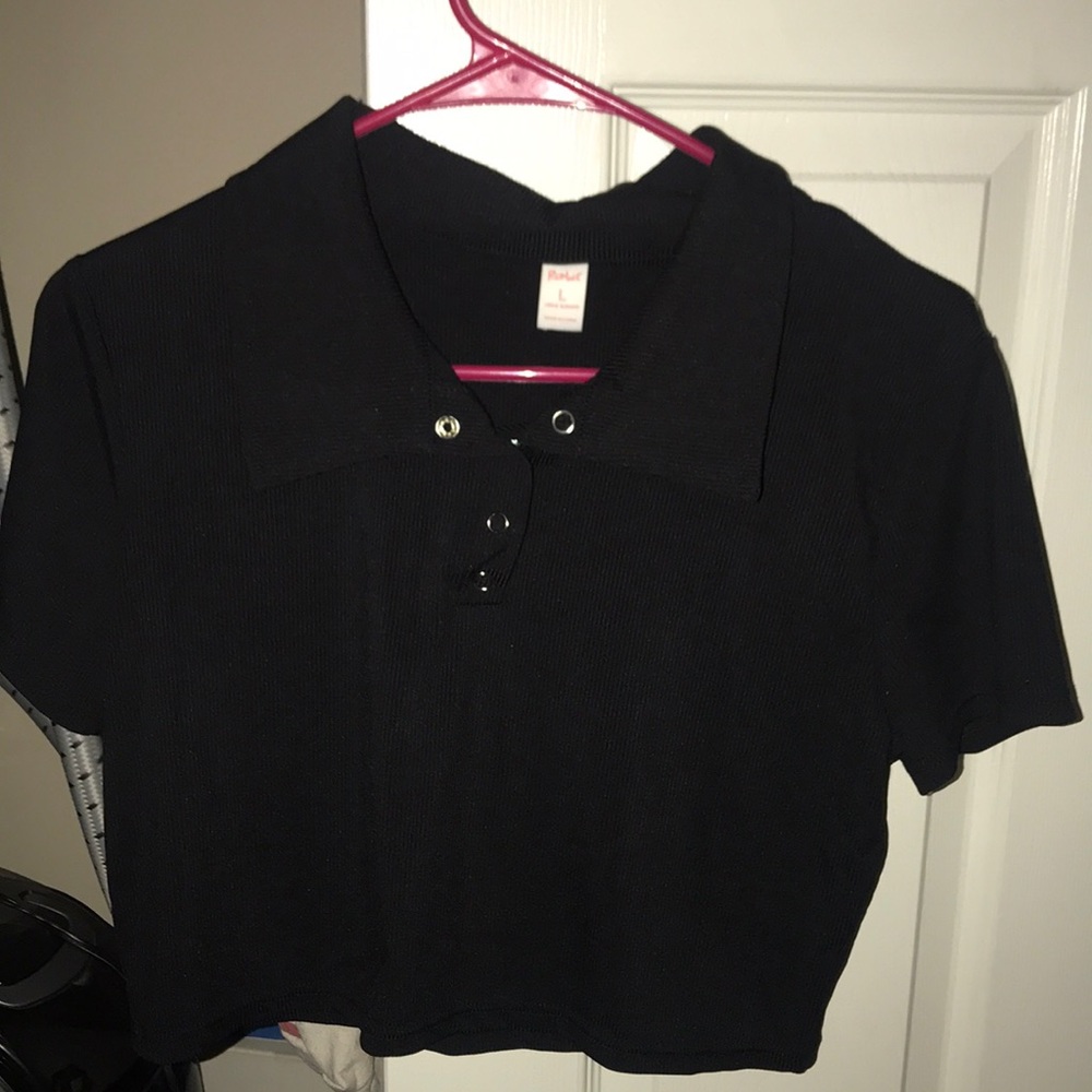 Cropped ribbed short sleeve black top